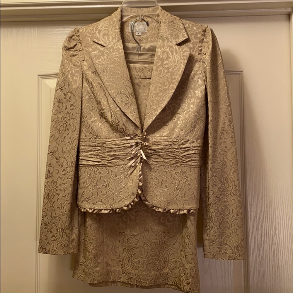 Alberto Makali Brocade ladies suit